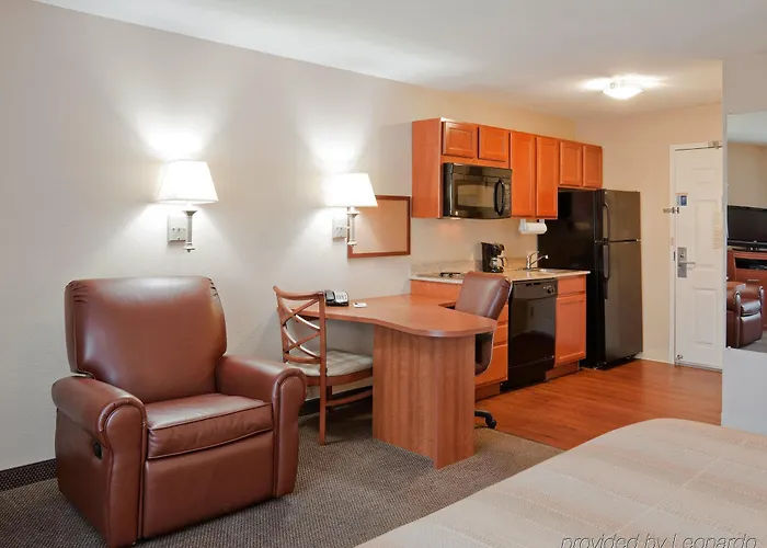 Candlewood - River Ranch By Ihg Hotel 2*